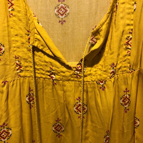 Mustard colored floral blouse from old navy - Picture 4 of 4